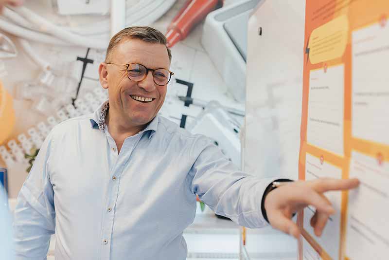 Praxisnahes Coaching im Elektrohandwerk – Kurt Falter begleitet junge Meister im Alltag
